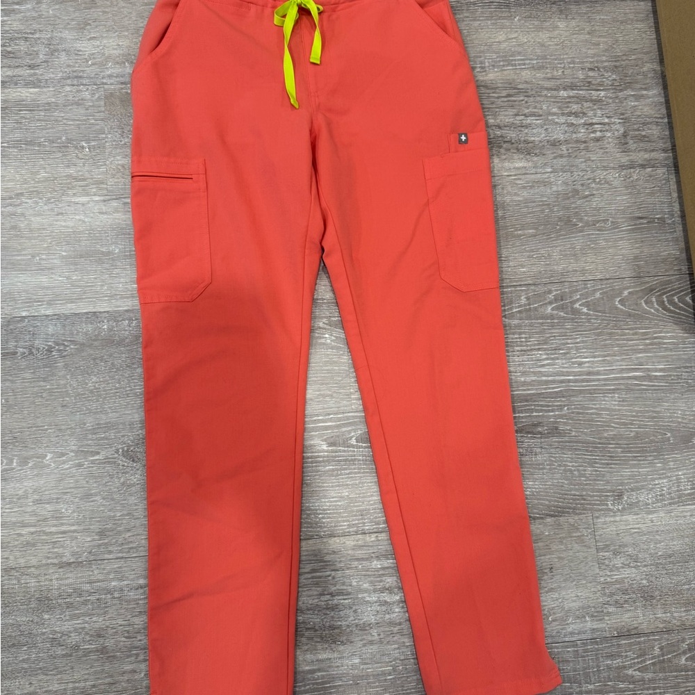 Figs coral straight scrub pants